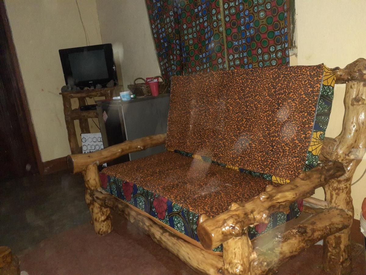 Mai Kilimanjaro Home Stay Marangu Esterno foto